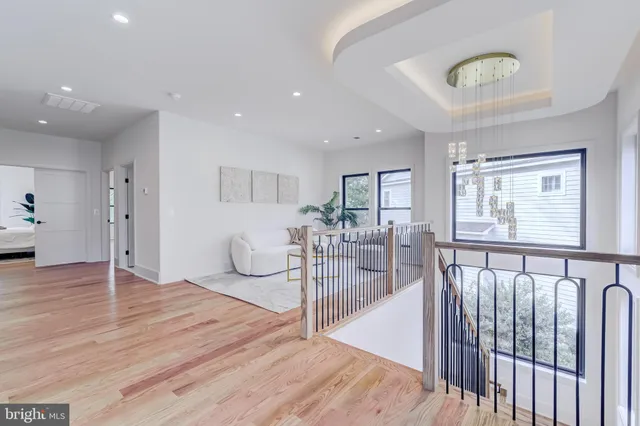 $2,599,888 | 913 Symphony Circle Southwest, Vienna, VA 22180