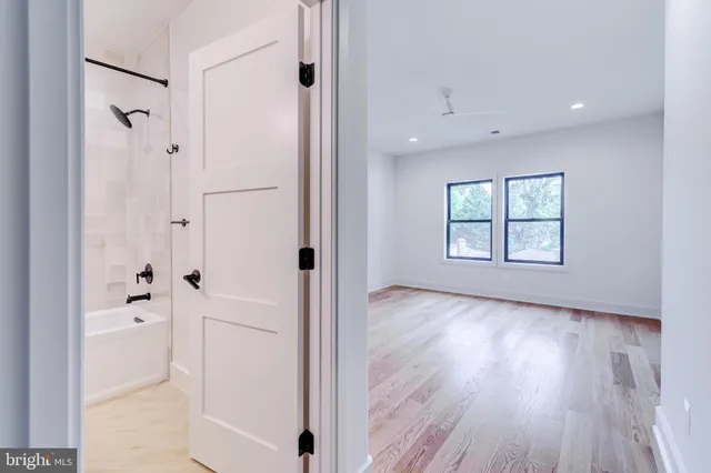 $2,599,888 | 913 Symphony Circle Southwest, Vienna, VA 22180