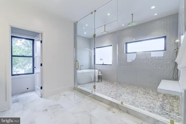 $2,599,888 | 913 Symphony Circle Southwest, Vienna, VA 22180