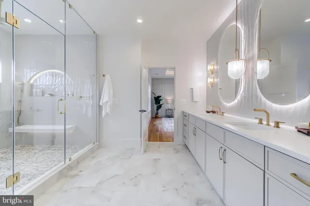 $2,599,888 | 913 Symphony Circle Southwest, Vienna, VA 22180