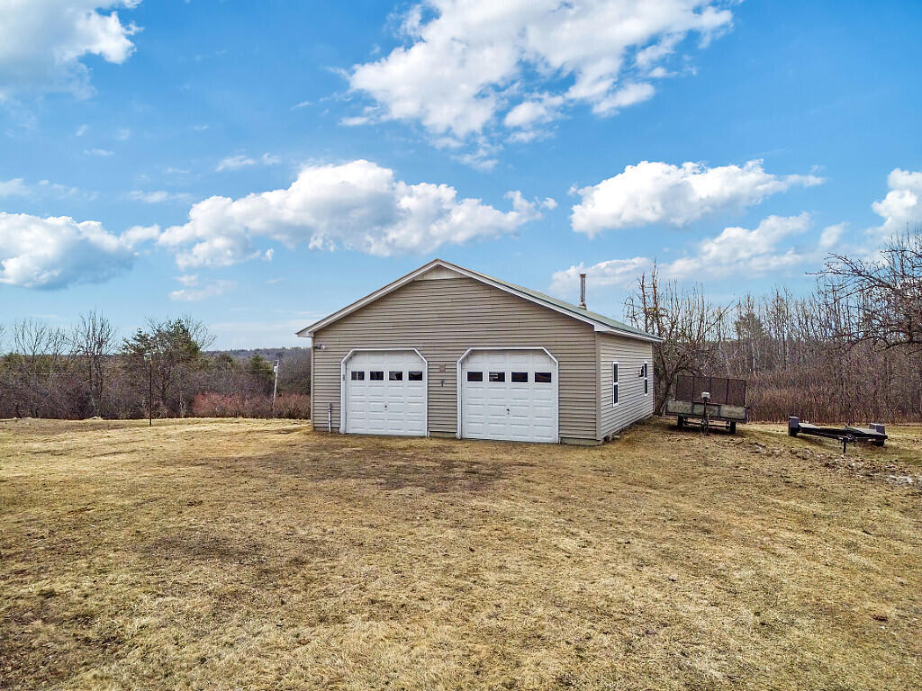 372 Belgrade Road Oakland, ME 04963 - Photo 35 of 43 35 28 x 32 Garage