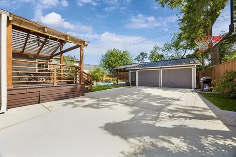 $995,000 | 729 Sue Barnett Drive, Houston, TX 77018