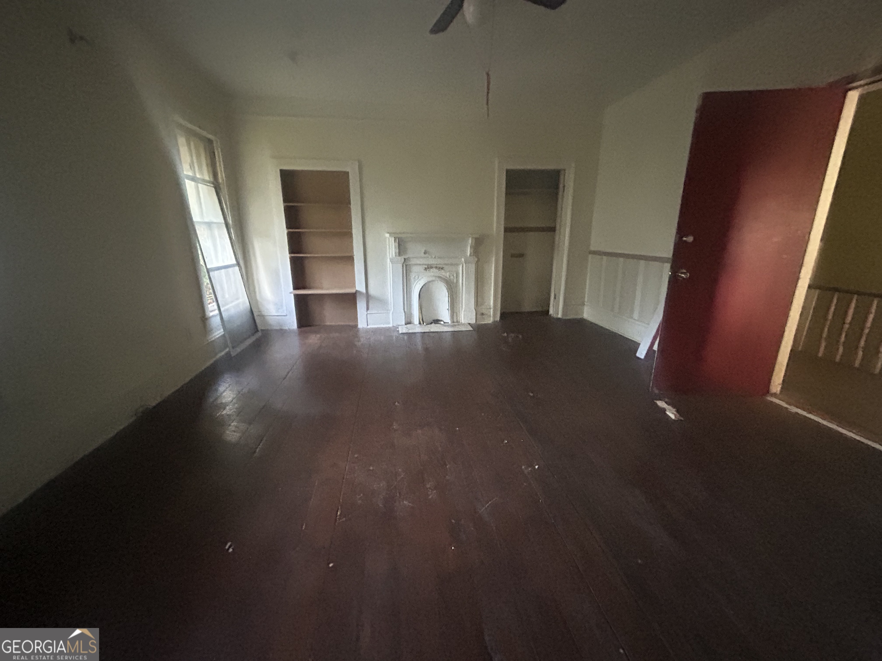 508 Albemarle Street, Unit AD Brunswick, GA 31520 - Photo 36 of 45 a view of empty room with windows