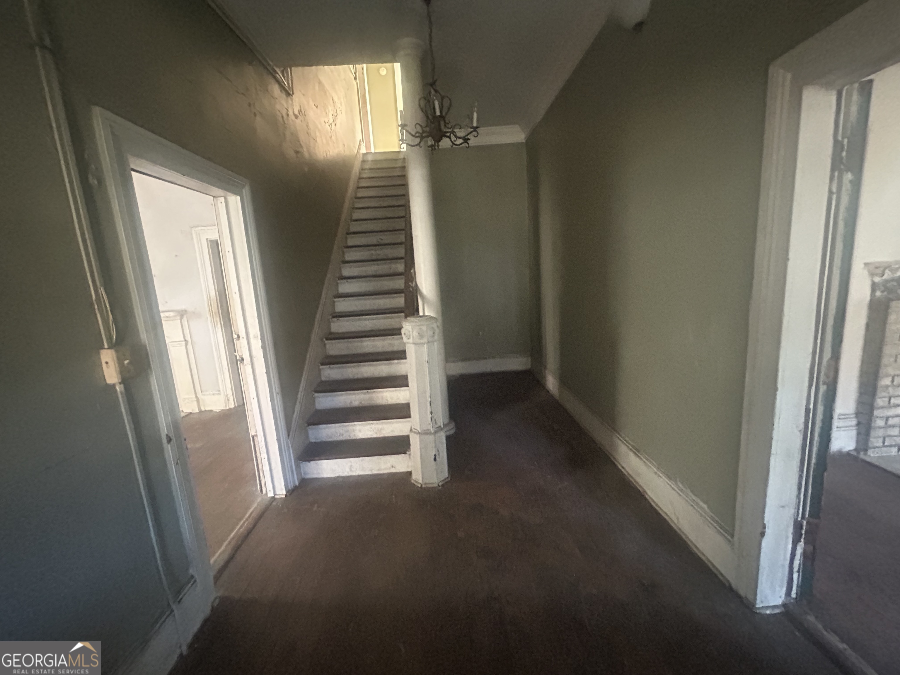 508 Albemarle Street, Unit AD Brunswick, GA 31520 - Photo 6 of 45 a view of a hallway with stairs