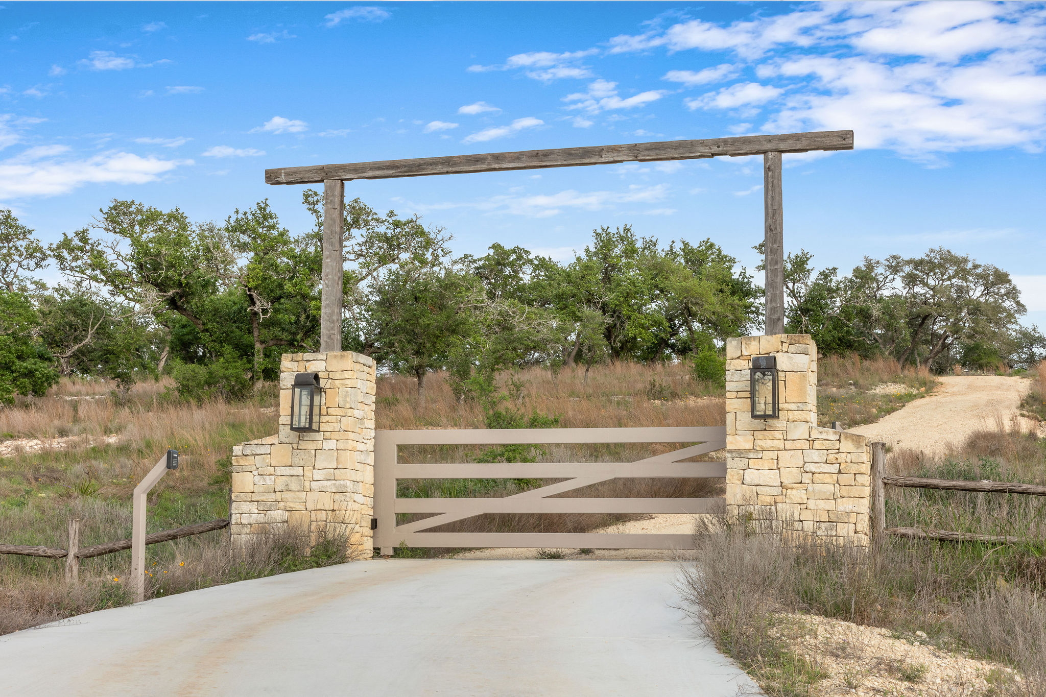 205 Mount Gainor Road Dripping Springs, TX 78620 - Photo 7 of 40