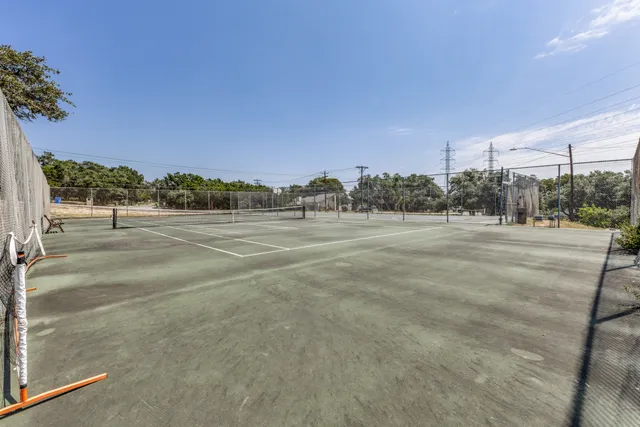 a view of a tennis court