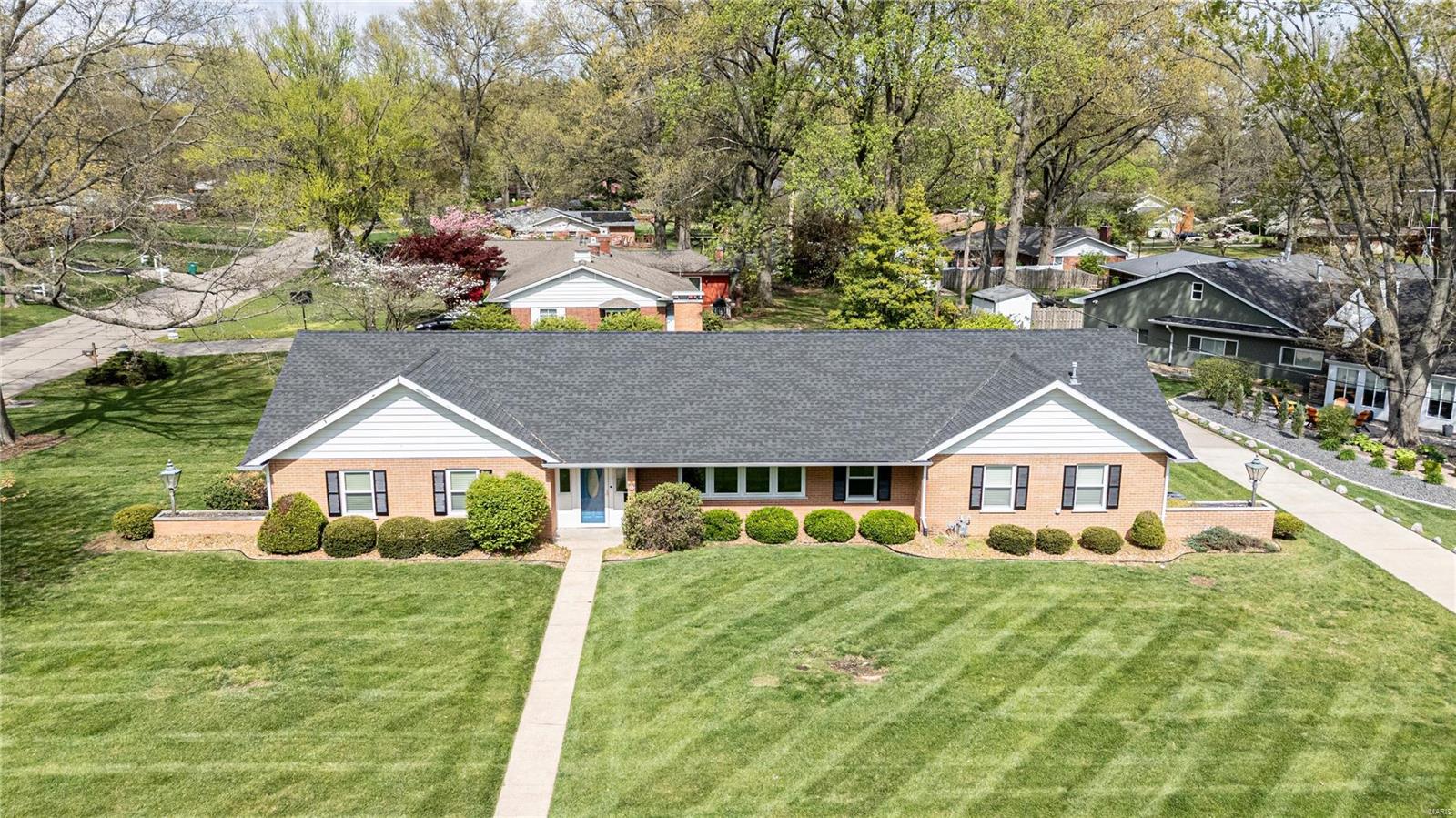 1 Hollyhock Lane Belleville, IL 62221 - Photo 2 of 24