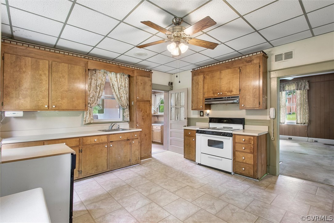 19384 Beaver Dam Road Beaverdam, VA 23015 - Photo 12 of 35 Kitchen view to laundry room and dining room