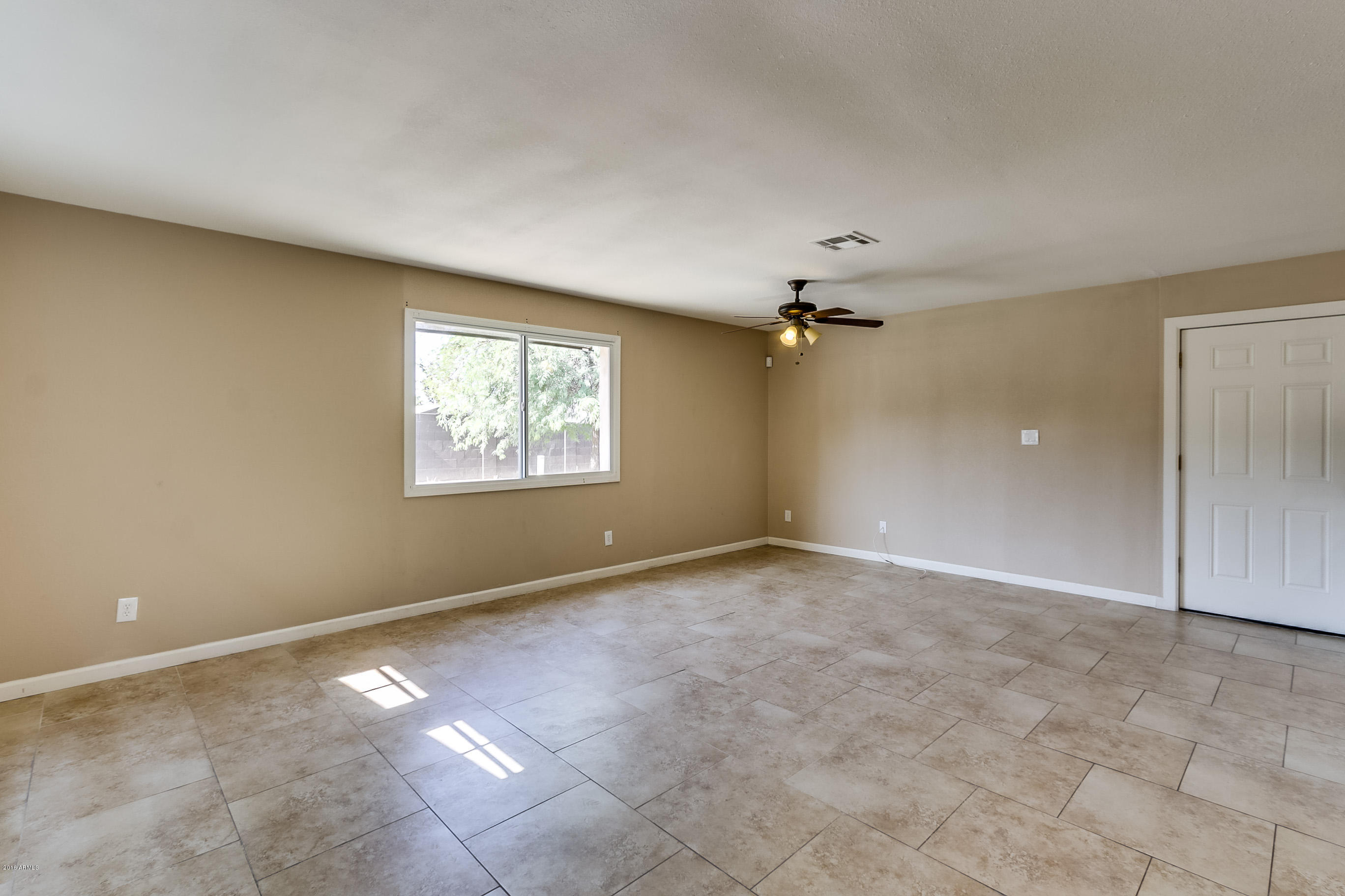 1915 West Utopia Road Phoenix, AZ 85027 - Photo 13 of 28 Utopia-13