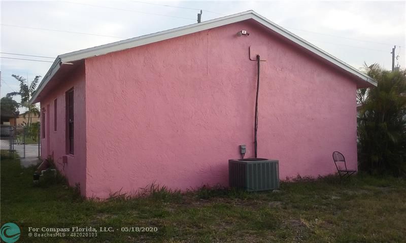 1340 West 35th Street Riviera Beach, FL 33404 - Photo 5 of 6