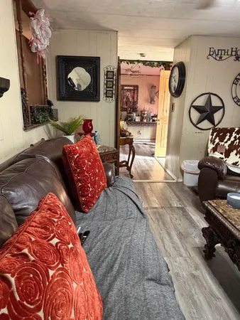 $99,700 | 609 Northwest 6th Street, Dimmitt, TX 79027