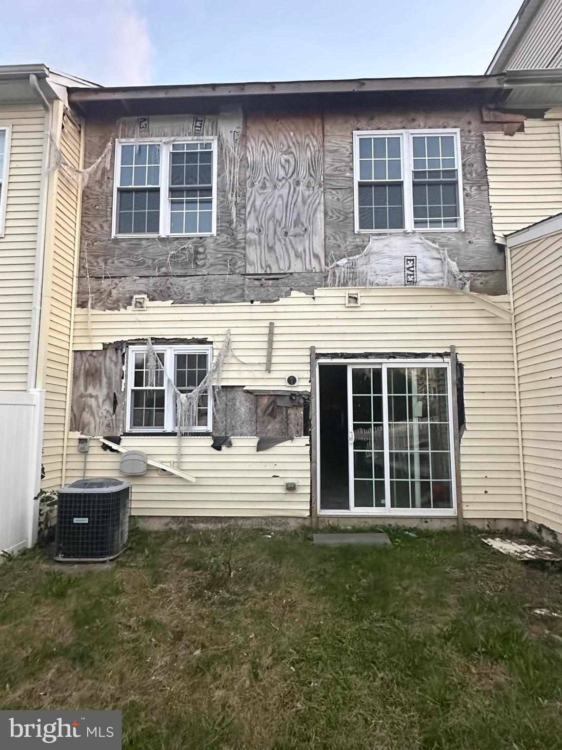 945 Lansdowne Road Middletown, DE 19709 - Photo 4 of 4 front view of a house with a yard