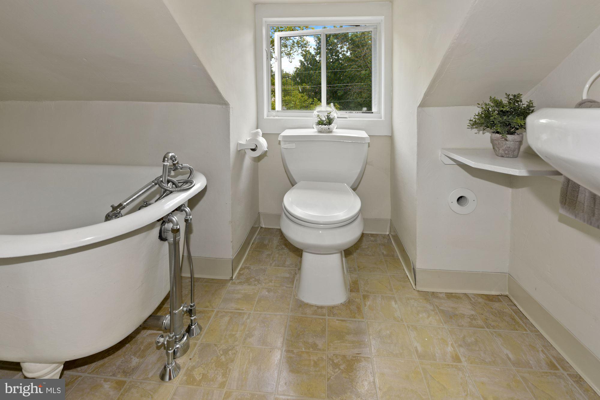 500 Warwick Road Haddonfield, NJ 08033 - Photo 39 of 46 Attic Bath