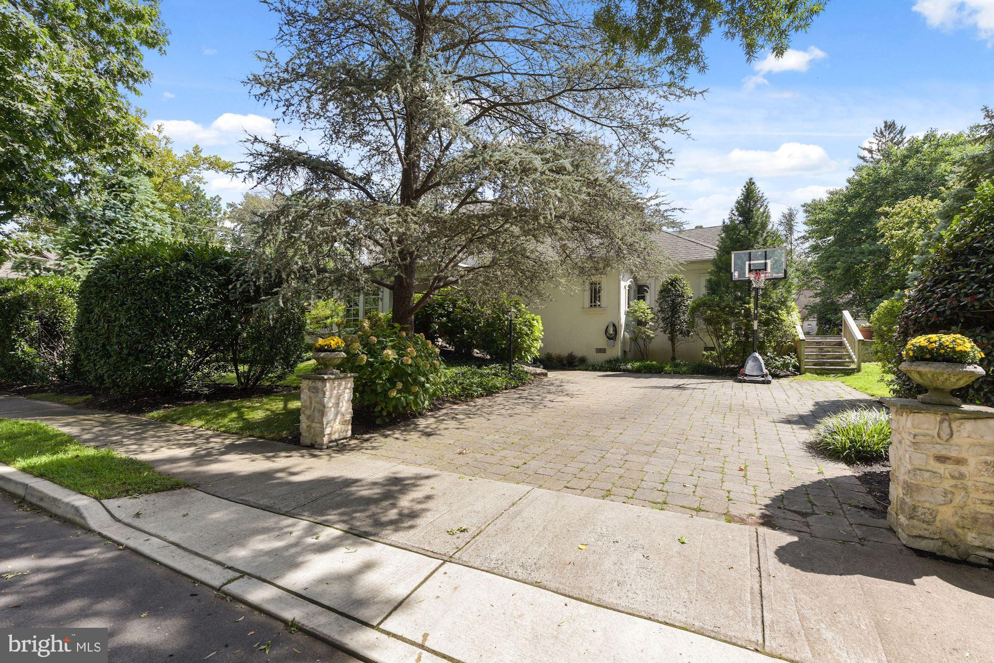 500 Warwick Road Haddonfield, NJ 08033 - Photo 41 of 46 Paver Driveway