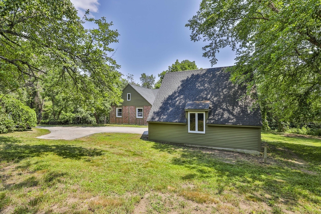 31 Walnut Hill Road Amherst, NH 03031 - Photo 2 of 39 Gallery Image 2