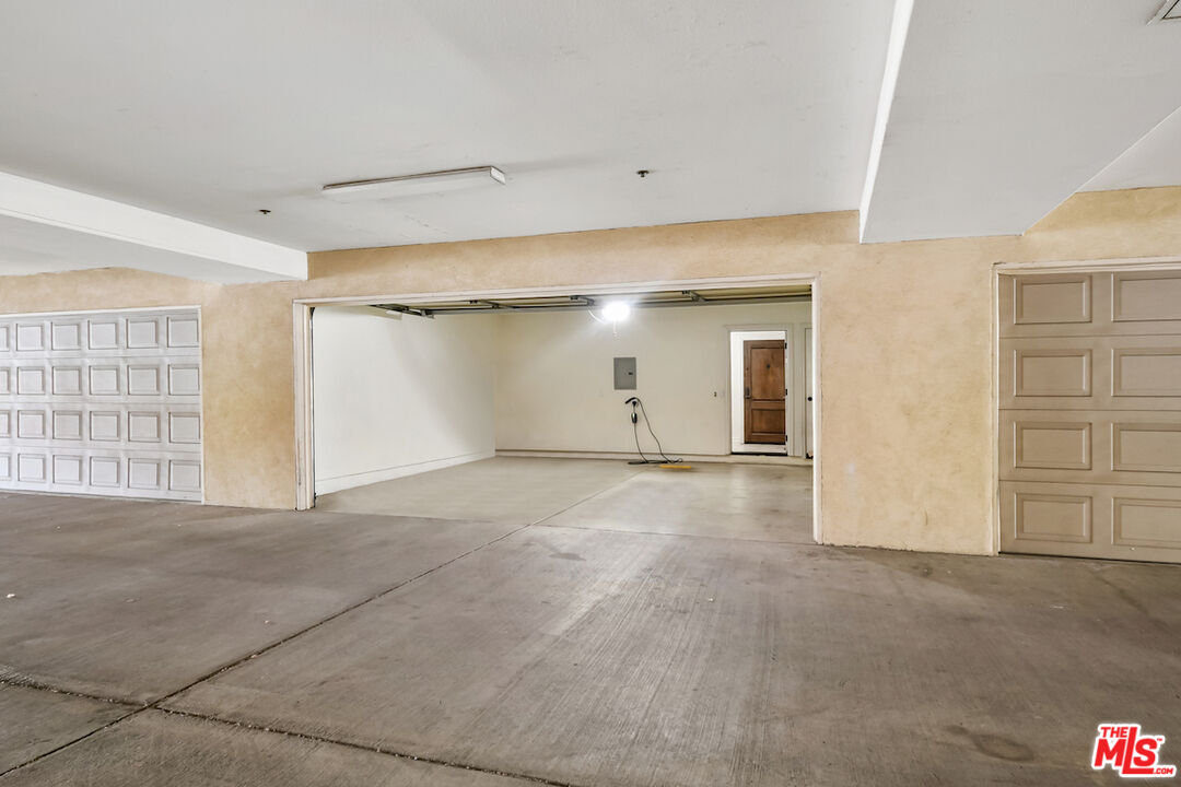 15248 Clark Street, Unit 104 Sherman Oaks, CA 91411 - Photo 48 of 48 a view of an empty room with a window