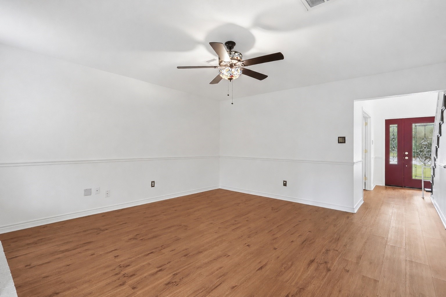10 East Broken Oak Court Spring, TX 77381 - Photo 13 of 31 Large den, perfect for family time.