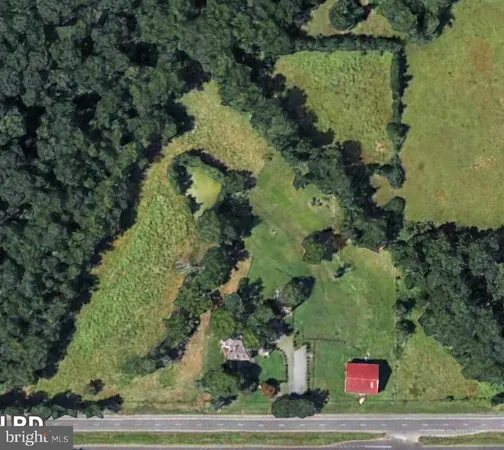 an aerial view of a yard