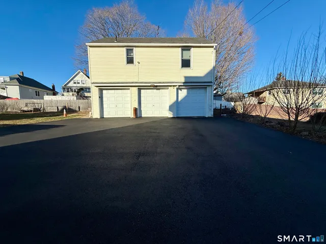 $1,400 | 30 Russell Street, Ansonia, CT 06401