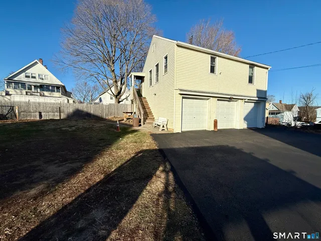 $1,400 | 30 Russell Street, Ansonia, CT 06401