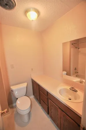 $1,595 | 303 East 2nd Street, Weatherford, TX 76086