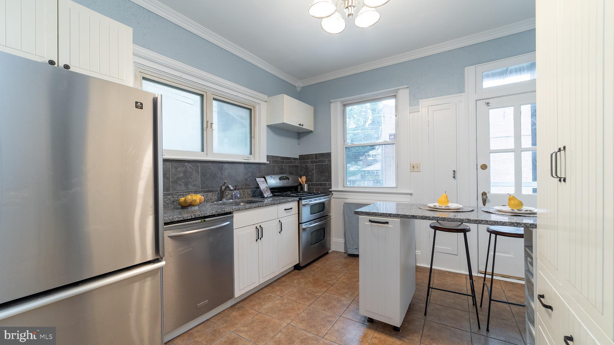 6216 Frederick Road Baltimore, MD 21228 - Photo 14 of 33