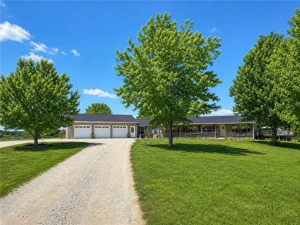 $425,000 | 11745 Z Highway, Tina, MO 64682