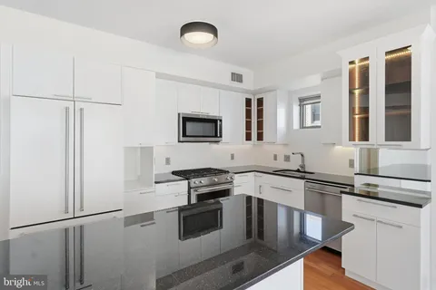 $775,000 | 440 L Street Northwest, Unit 805, Washington, DC 20001