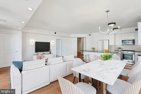 $775,000 | 440 L Street Northwest, Unit 805, Washington, DC 20001