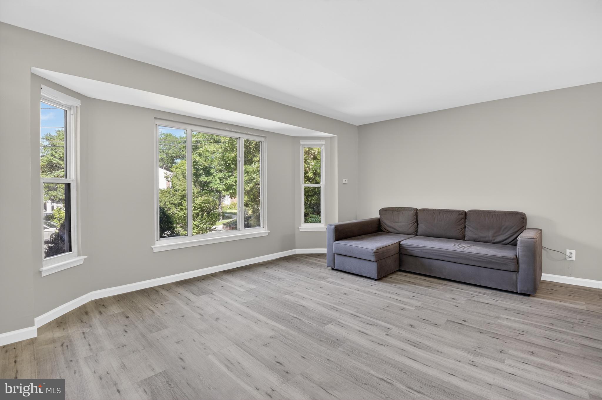 2016 Cascade Road Silver Spring, MD 20902 - Photo 13 of 37
