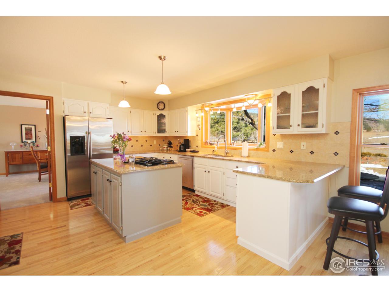 3167 Nelson Road Longmont, CO 80503 - Photo 6 of 25 Country Kitchen