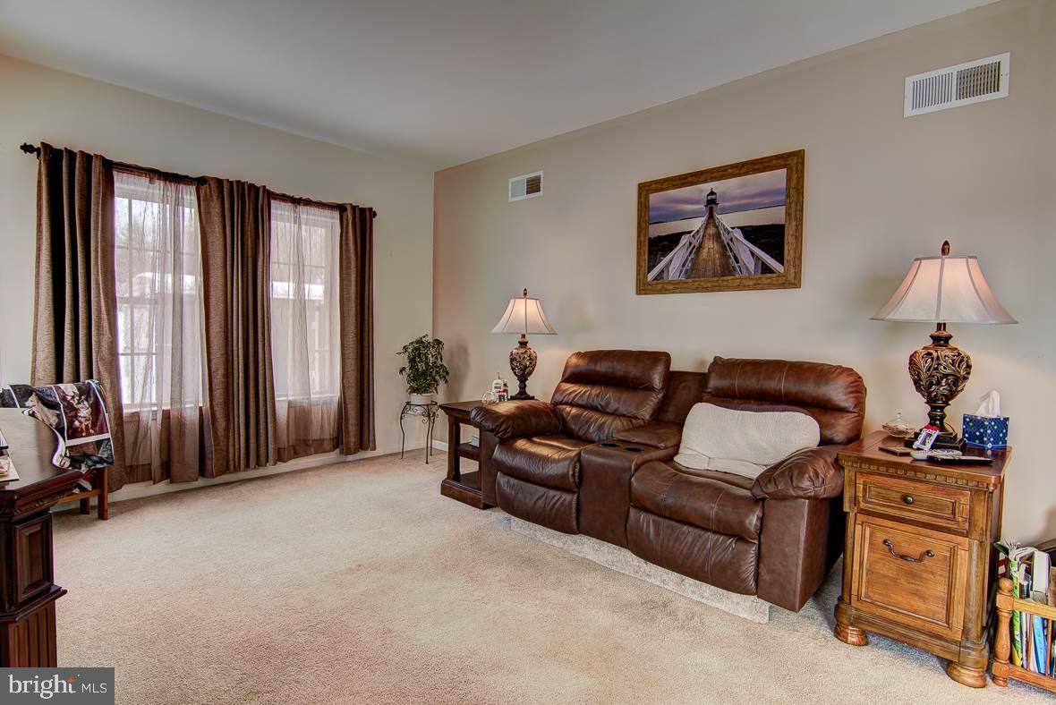 1319 Manor Road Windsor, PA 17366 - Photo 4 of 30