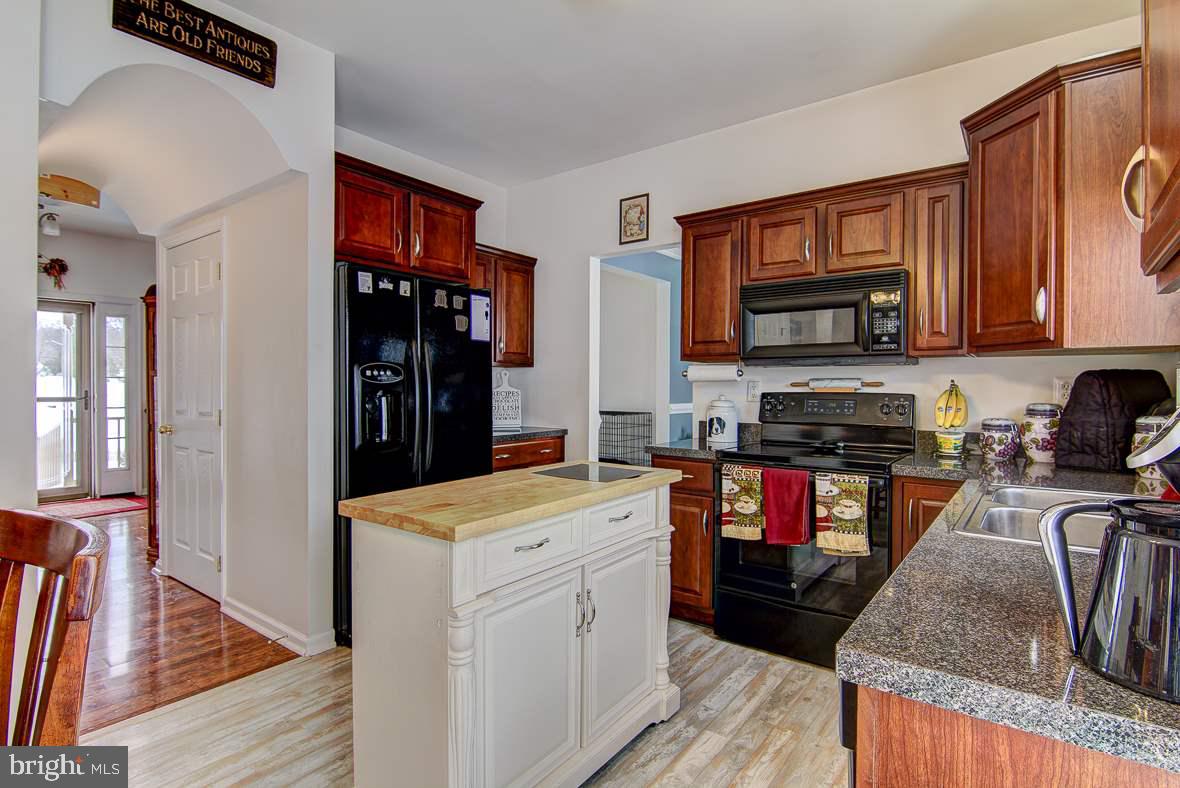 1319 Manor Road Windsor, PA 17366 - Photo 7 of 30
