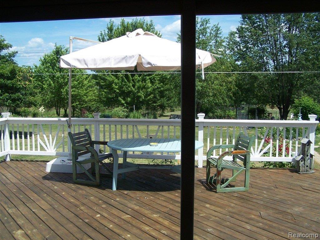 11680 Milford Road Holly, MI 48442 - Photo 13 of 25 Deck.JPG
