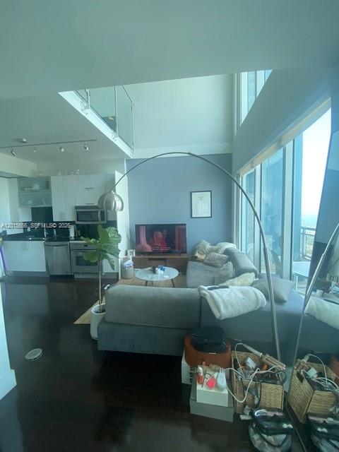 60 Southwest 13th Street, Unit 4611 Miami, FL 33130 - Photo 3 of 13