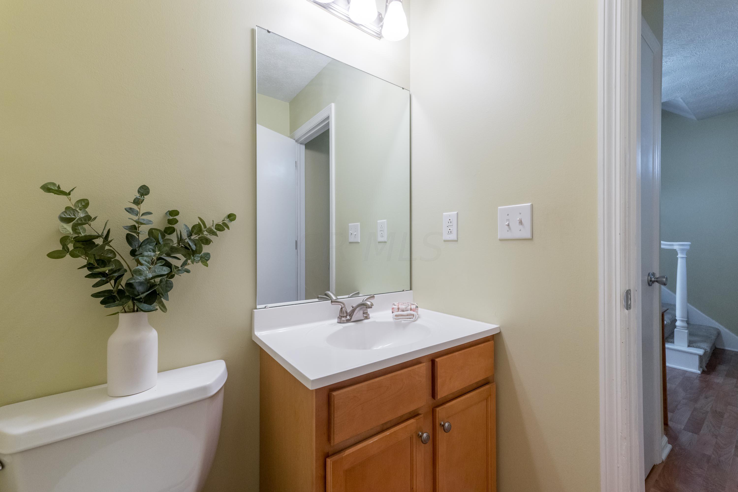 7762 Sawmill Road Dublin, OH 43016 - Photo 13 of 38 First floor half bath