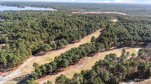 $252,000 | 132 Villa Drive, Seven Lakes, NC 27376