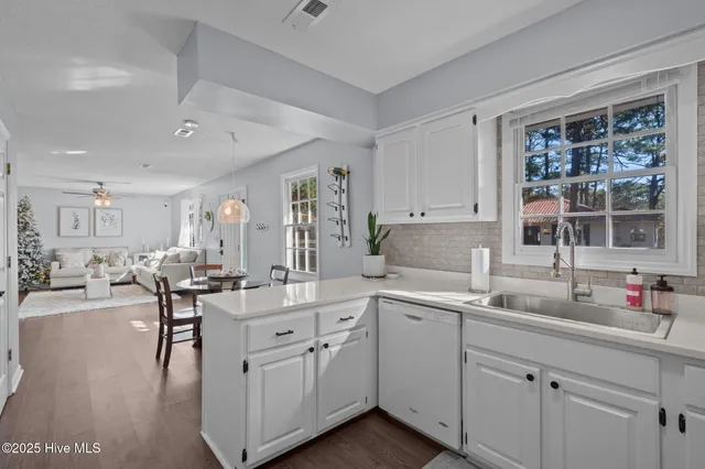 $252,000 | 132 Villa Drive, Seven Lakes, NC 27376