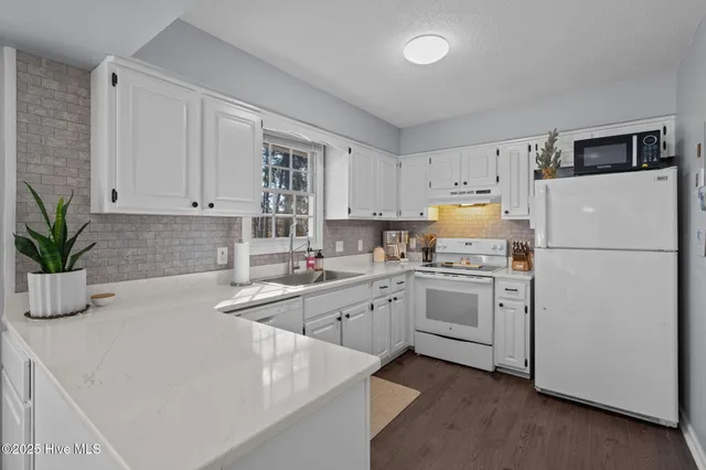 $252,000 | 132 Villa Drive, Seven Lakes, NC 27376