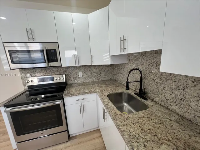 $1,200,000 | 3297-3299 Southwest 26th Street, Miami, FL 33133