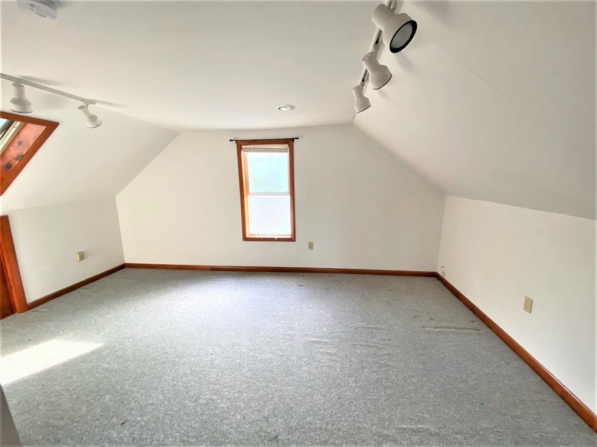 35 East Dunstable Road Nashua, NH 03060 - Photo 20 of 38