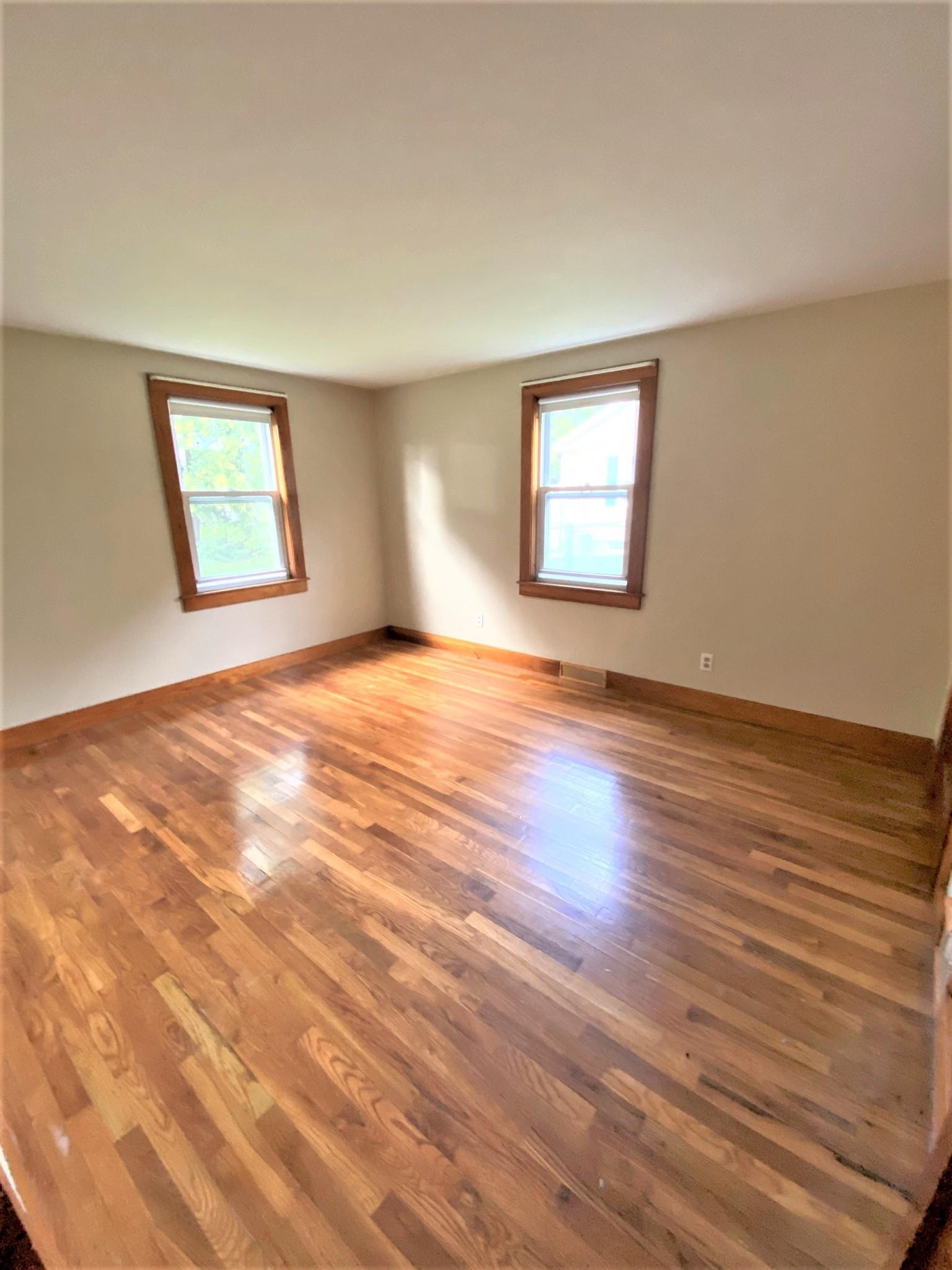 35 East Dunstable Road Nashua, NH 03060 - Photo 5 of 38