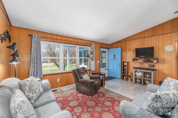 $399,500 | 40 Warner Road, Canton, NC 28716