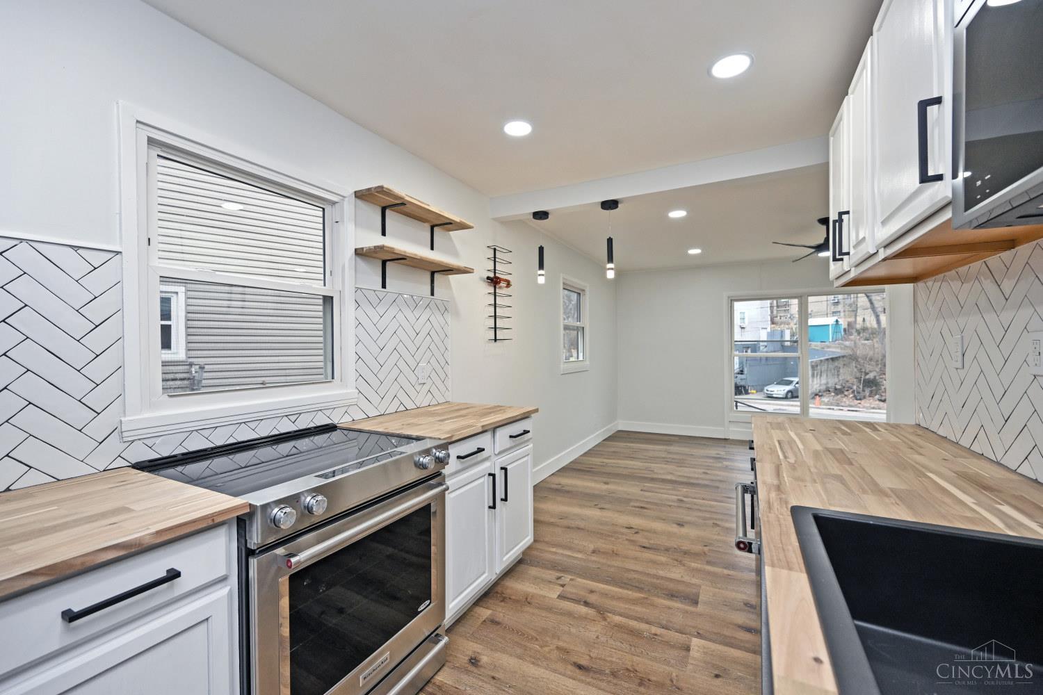 2037 Duck Creek Road Cincinnati, OH 45207 - Photo 12 of 40
