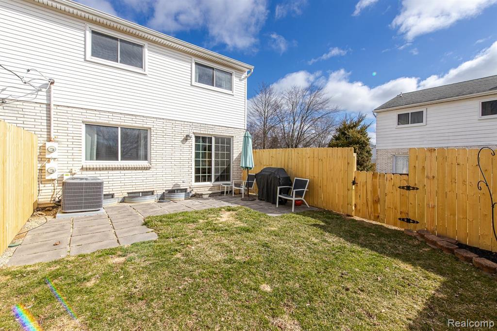 141 Stratford Lane Rochester Hills, MI 48309 - Photo 28 of 37