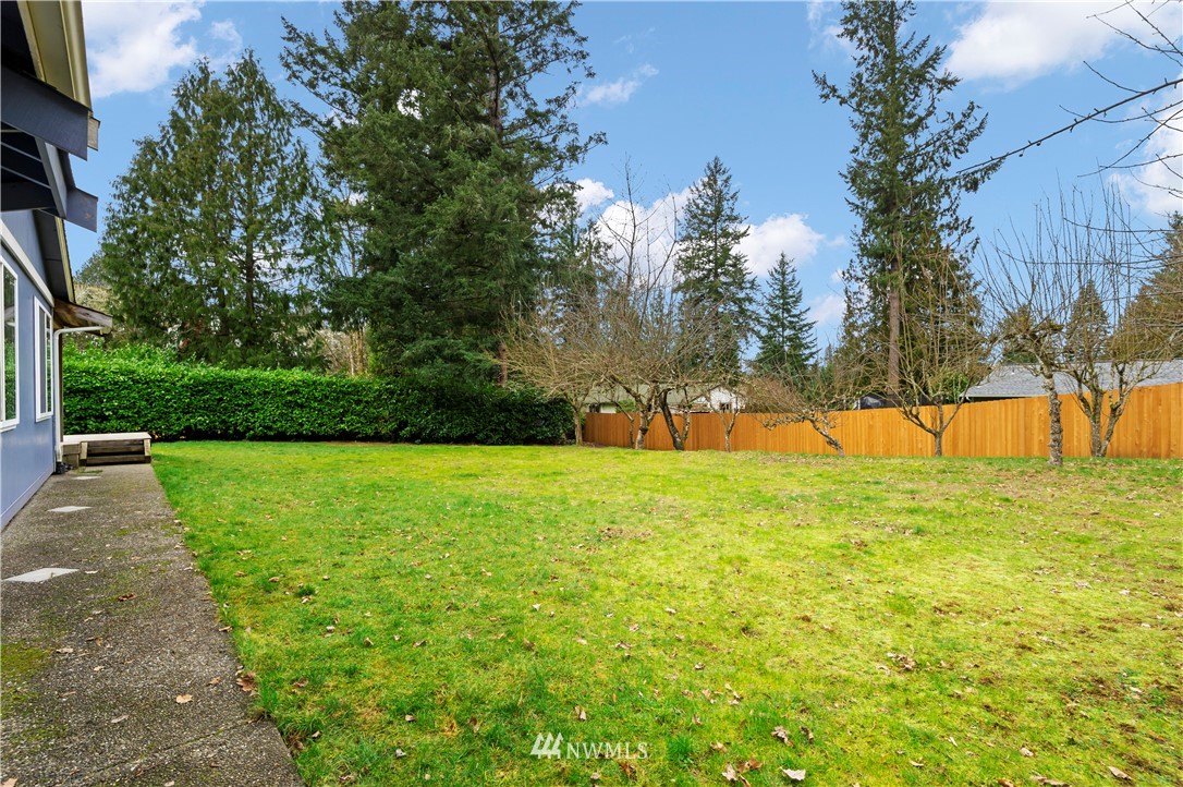 1900 Higgins Road Southeast Port Orchard, WA 98366 - Photo 20 of 26 a view of a yard