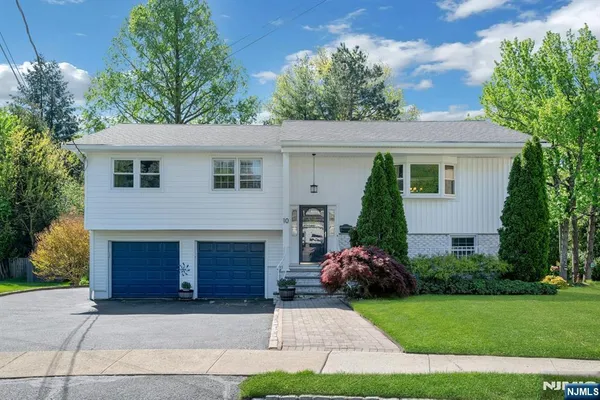 $899,000 | 10 Ronald Terrace, Springfield, NJ 07081
