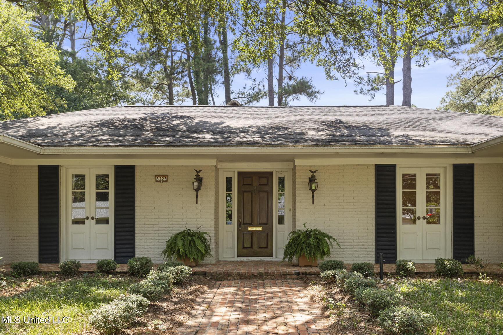 5325 Red Fox Road Jackson, MS 39211 - Photo 3 of 29 5325 Red Fox-4
