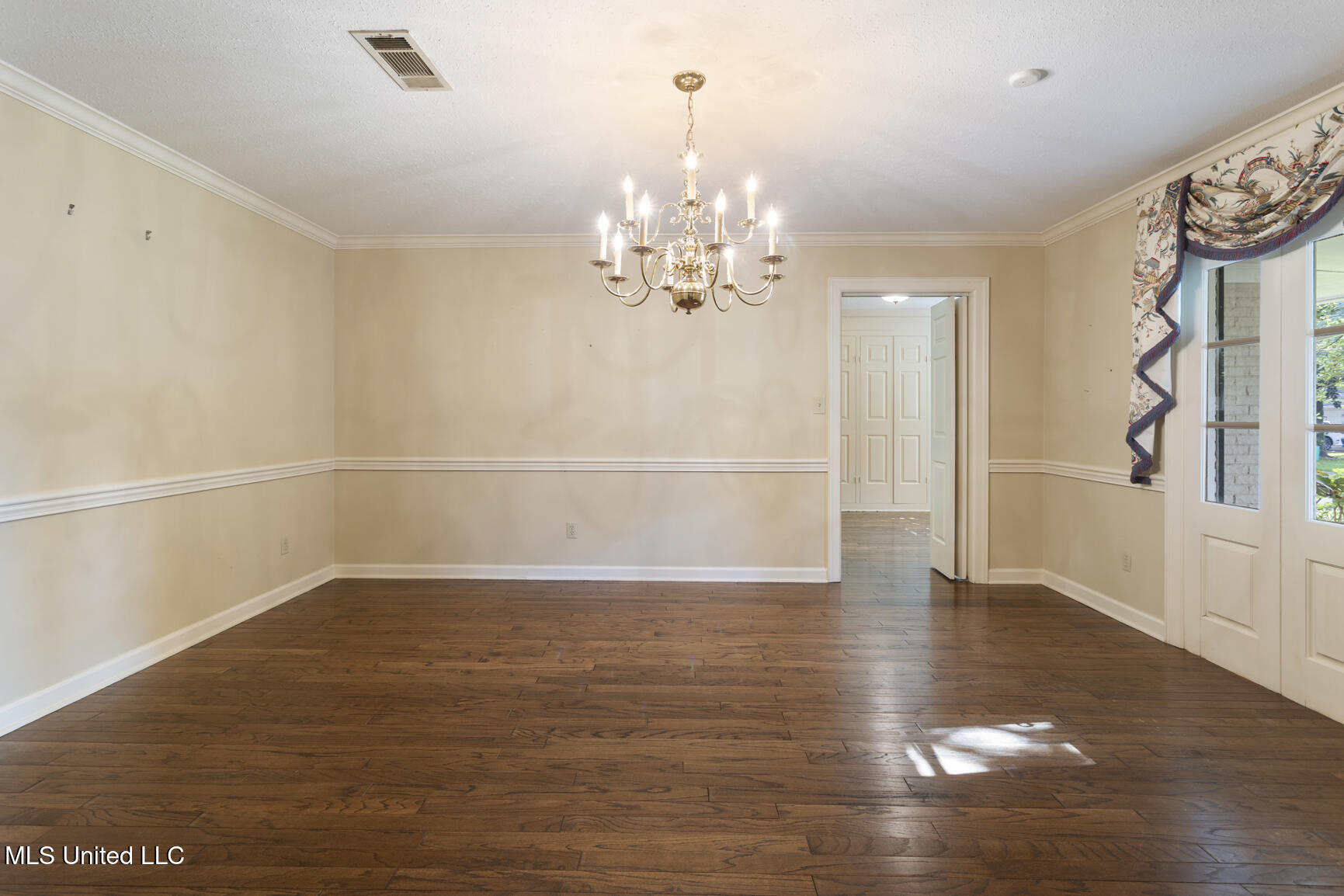 5325 Red Fox Road Jackson, MS 39211 - Photo 5 of 29 5325 Red Fox-11