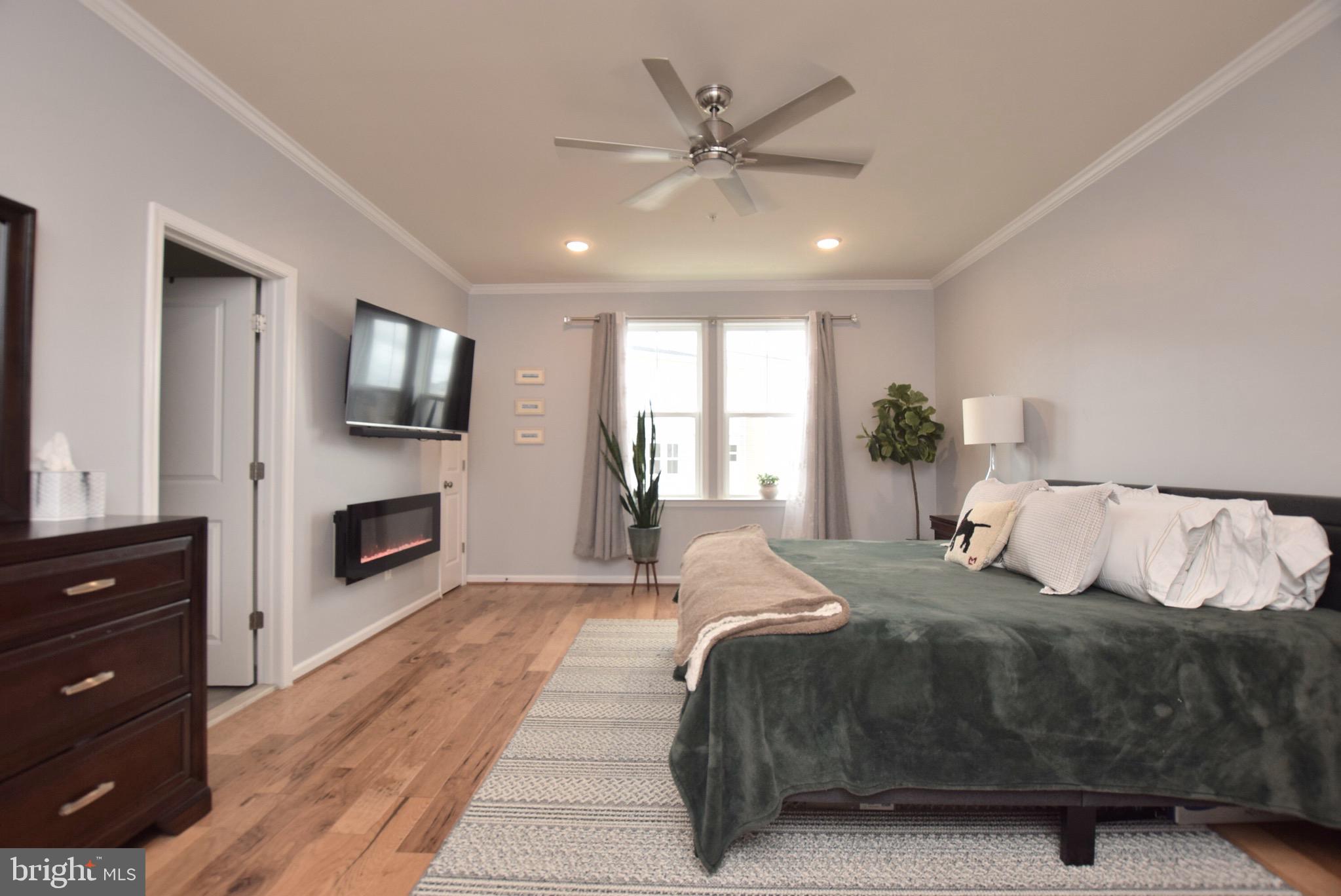 24720 Cable Mill Terrace Aldie, VA 20105 - Photo 14 of 23 Primary Bedroom